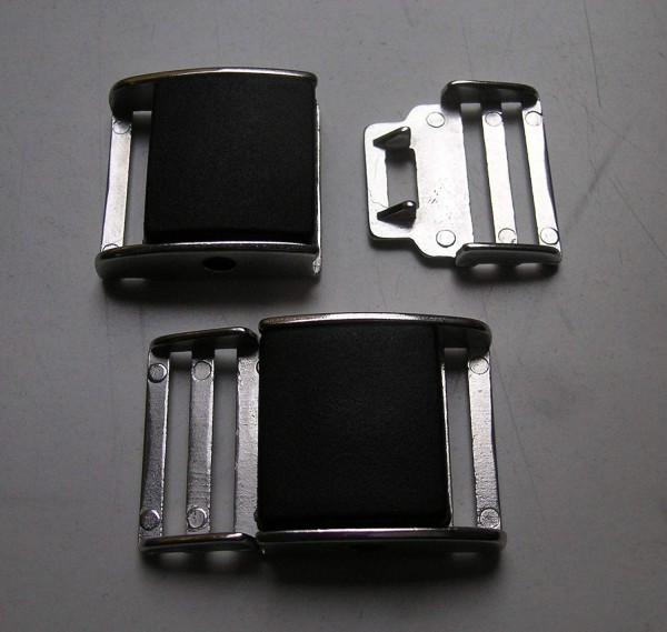 Bekleidungsverschluss silber schwarz 35 x 23mm