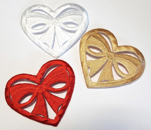 Applikation Herzen weiß, rot, beige 3 Stck.