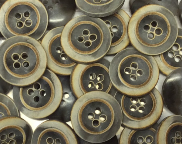 Knopf 18 mm grau/beige