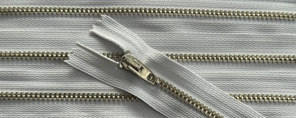 RV grau hell, 025 cm Metall nicht teilbar 4 mm Kette