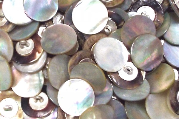 Knopf Echt Perlmutt 15 mm natur