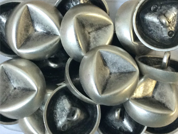 Knopf 27 mm altsilber