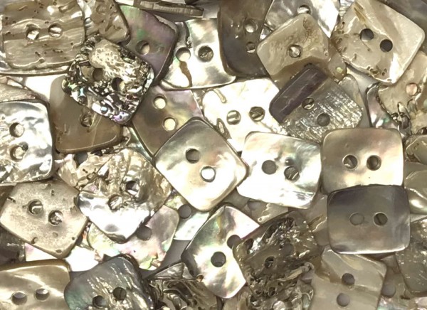 Knopf Echt Perlmutt 13 x 15 mm natur See-Opal