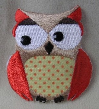 Applikation beige Eule mit roten Flügeln 50 x 60 mm