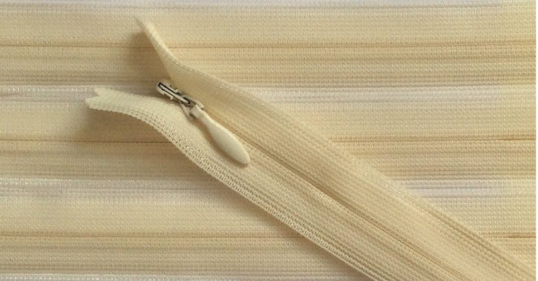 RV beige hell, 022 cm Kunststoff nahtverdeckt