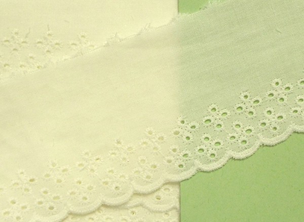 Baumwollspitze 60 mm wollweiß mit Lochstickerei
