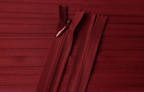 RV rot dunkel, 060 cm Kunststoff nahtverdeckt