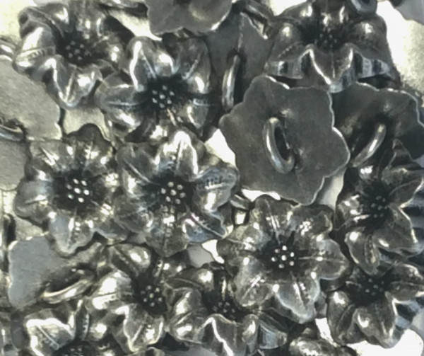 Knopf 11 mm altsilber Enzianblüte