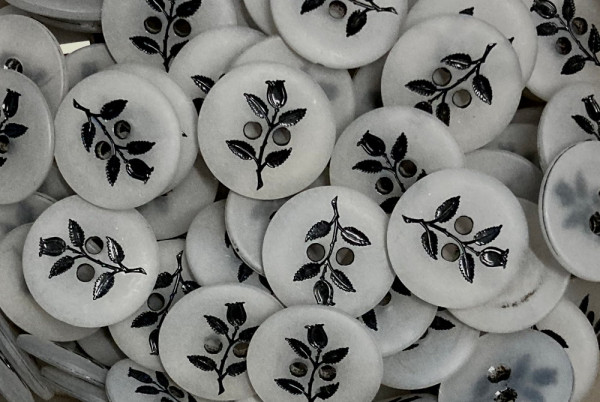 Knopf 18 mm milchig weiß mit schwarzer Rose