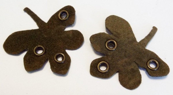 2 Applikationen Blatt mit Ösen 55 x 55 mm